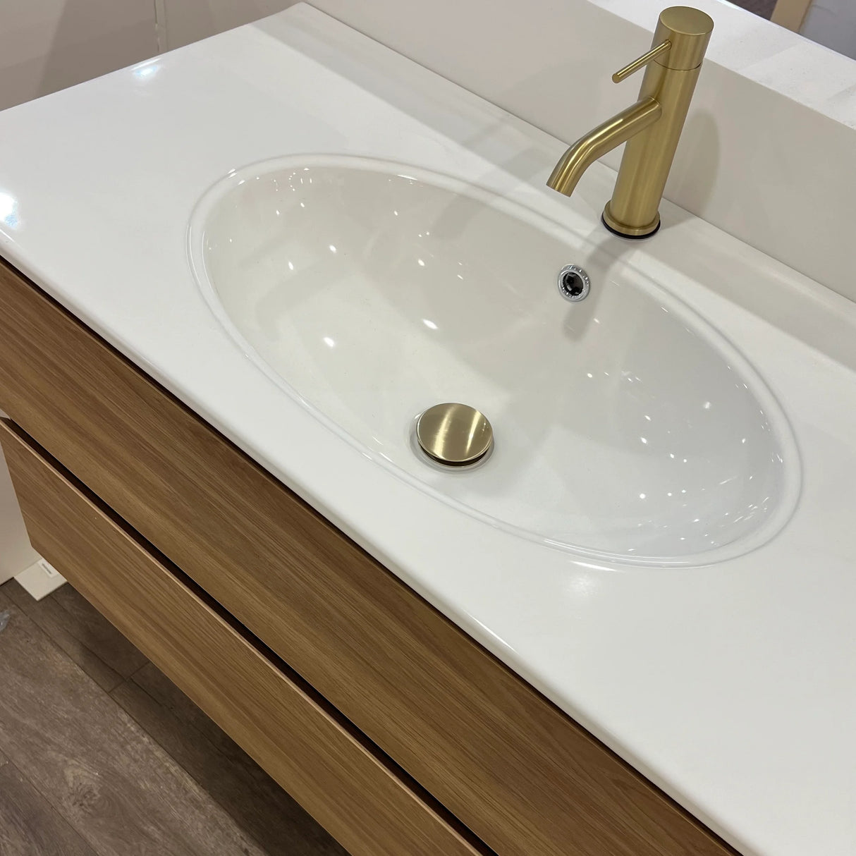 Timber Grain Oak All Drawer 900mm Wall-hung Bathroom Vanity